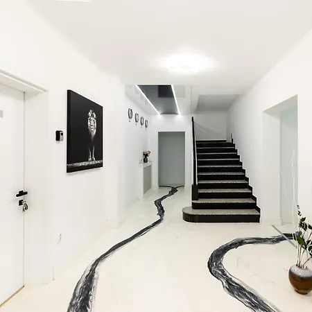Berlin Hostal Bucarest